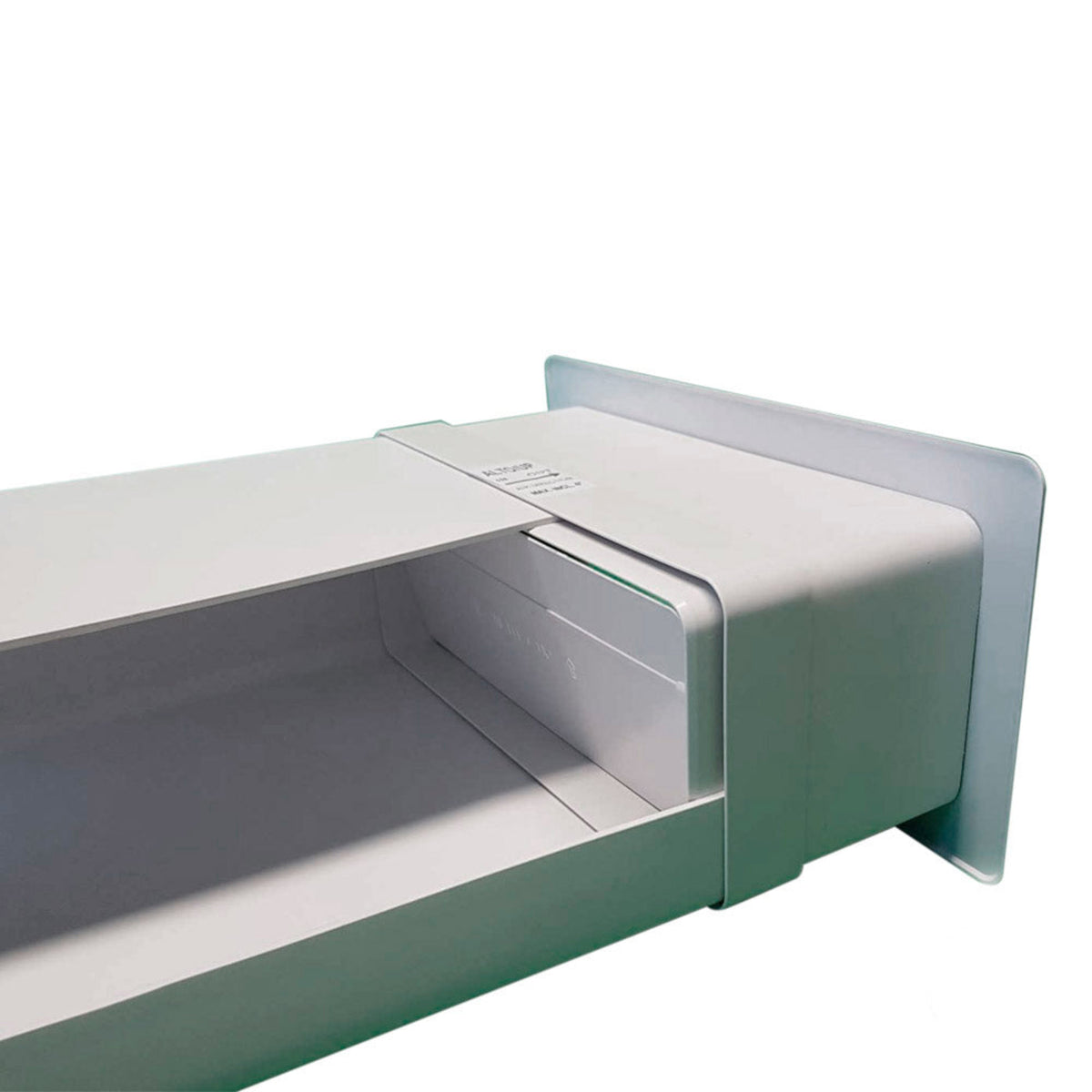 Rectangular External Wall Vent GrillsAn all in one outside UVA protected rectangular plastic ducting vent with easy push fit and lock system and draft proof none return internal valve. Ideal to go with any one of our cooker hoods when using our 220mm x 90mm or 150mm x 70mm flat ducting tube.This patented push fit system requires no ducting tape and ensures a airtight seal between coupling.This product is designed and made exclusively for Luxair.This item is currently available in white plastic, Terracotta & Anthracite Grey, and stainless steel options.