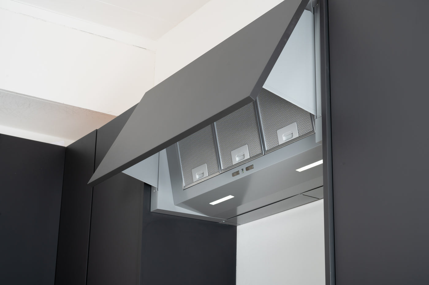 90cm Integrated Cooker Hood Close Up Image Installed In A Bespoke Housing 